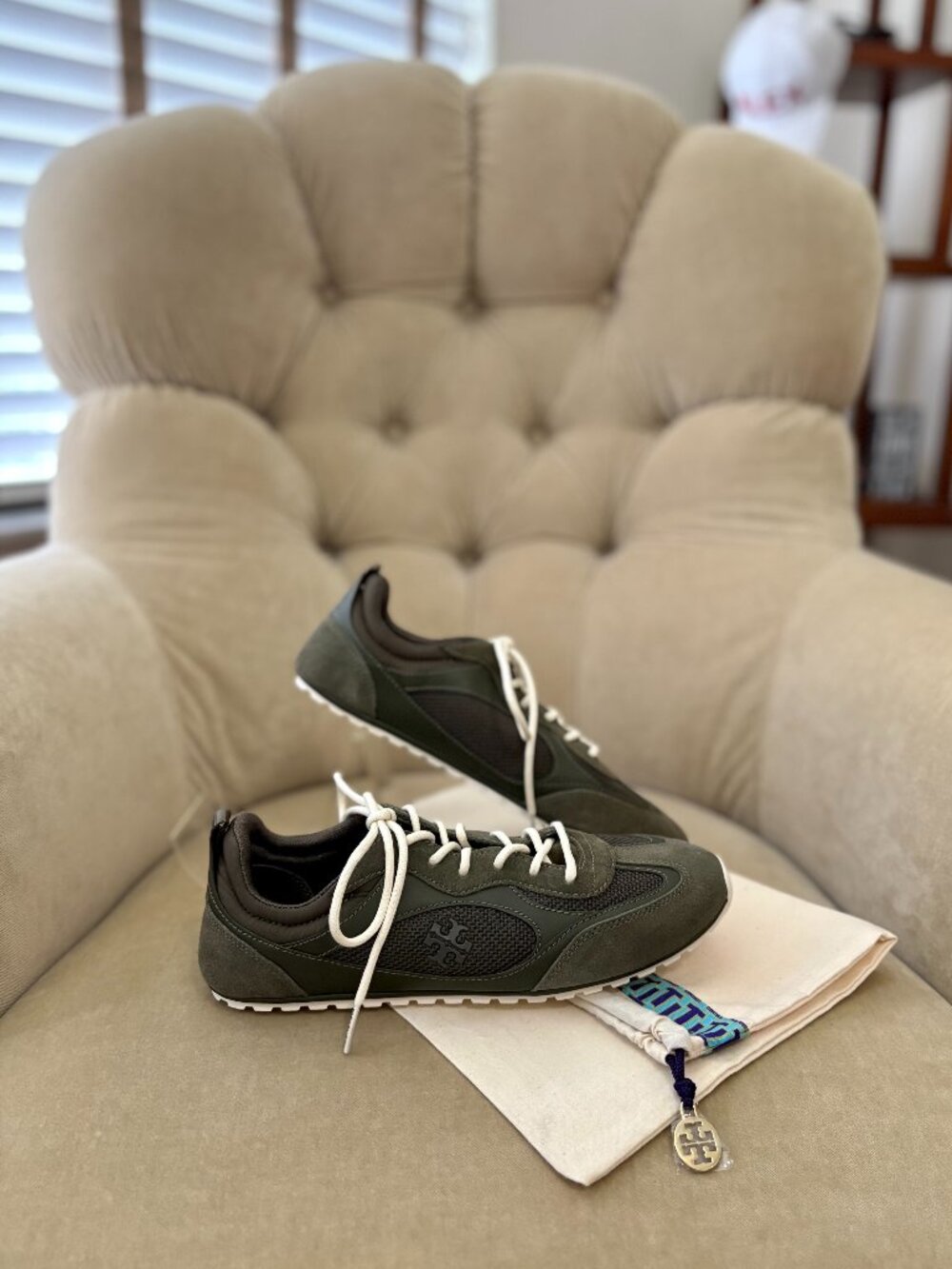 NEW Auth.TORY BURCH Iconic FIELD SNEAKERS Dark Olive Running Shoes - Picture 5 of 9